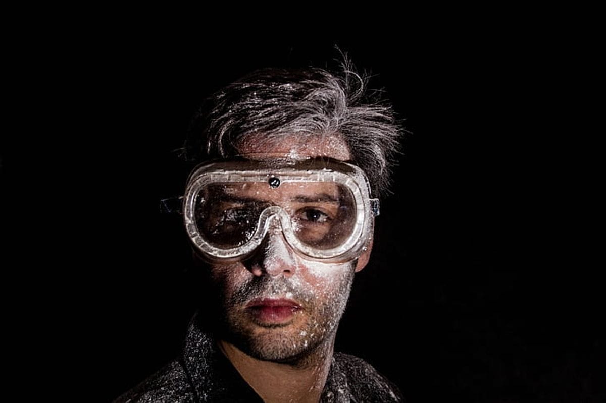 Óculos de segurança com grau para proteção ocular no trabalho