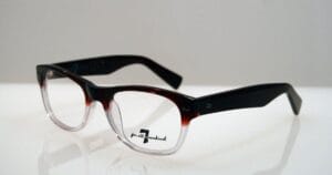 Simple eyeglasses frames