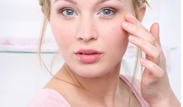 olho esquerdo tremendo o que significa