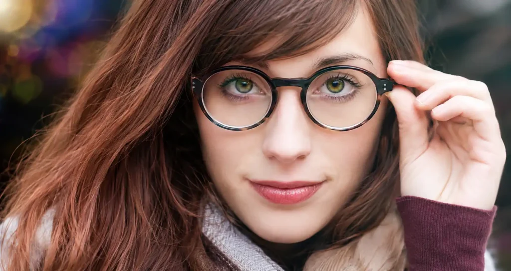 Reading Glasses vs Progressive Lenses: Which Is Right for You?
